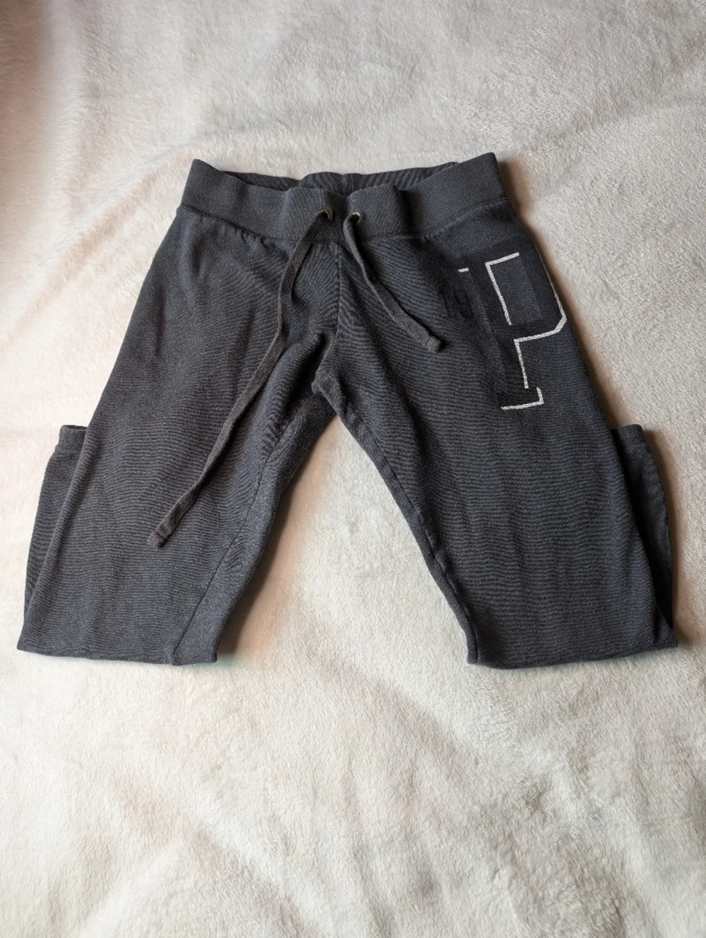 Women's VS Pink Charcoal Gray Crop Jogger Sweatpants - Picture 2 of 4
